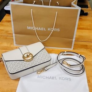 NWOT- MICHAEL KORS Cream Signature Coated Canvas & Leather Carmen Shoulder Bag